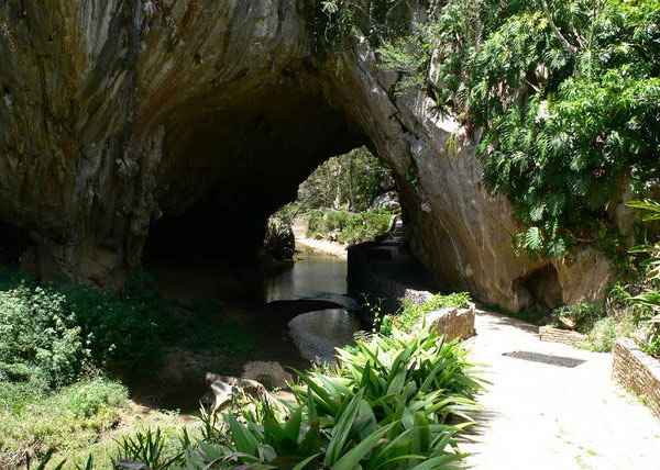 Cuevas de los Portales