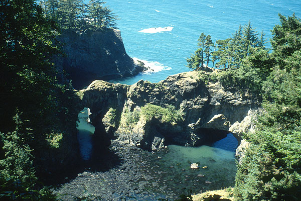 Natural Bridges Cove, Oregon